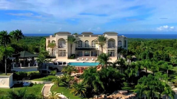 A Grand, Hollywood-Caliber Estate in the Dominican Republic