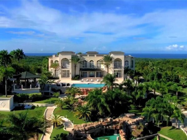 A Grand, Hollywood-Caliber Estate in the Dominican Republic