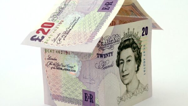 Property buying firm seeks to deter sellers from using an estate agent with ‘instant cash offer’