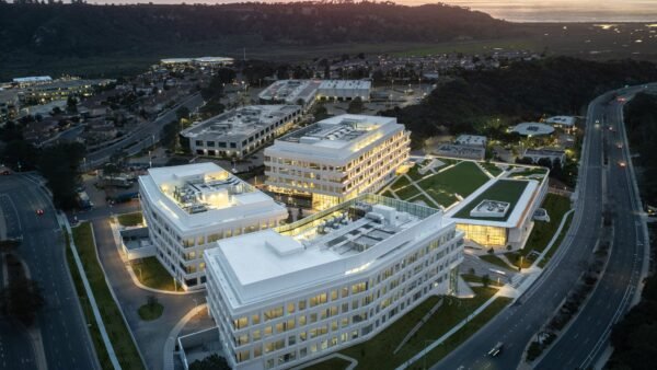 Breakthrough Properties Opens San Diego Life Science Campus