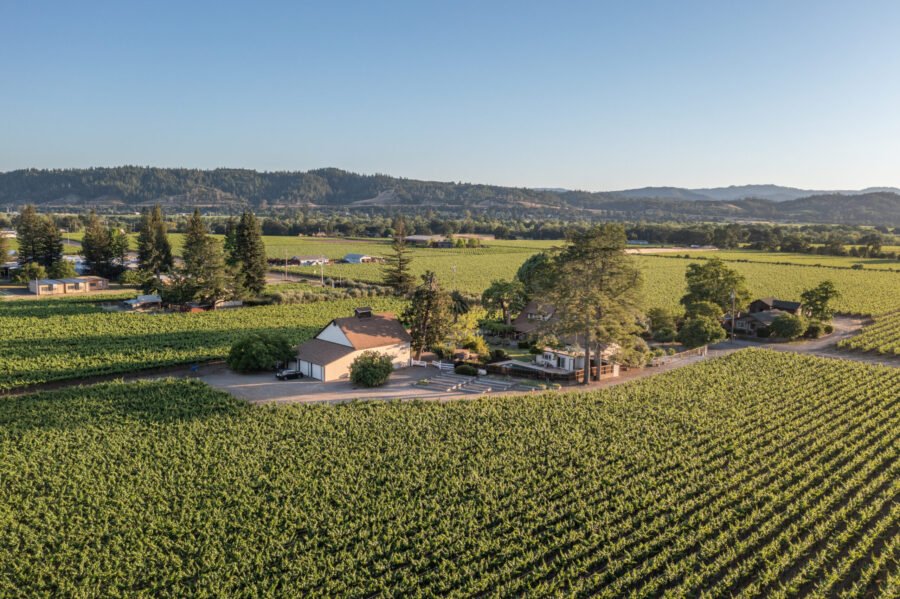 A Picturesque Wine Country Retreat in Sonoma