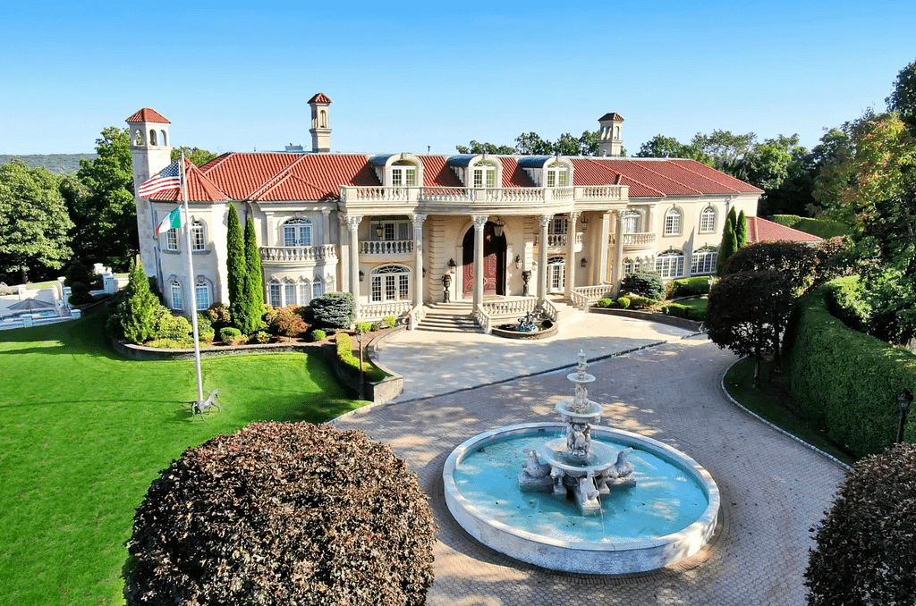 Grand Limestone Home In New Jersey (PHOTOS)