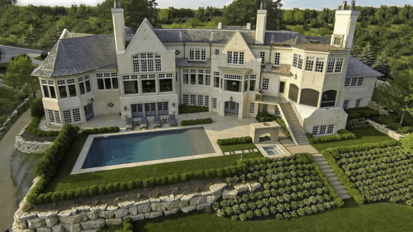 Minnesota Riverfront Home With Indoor Basketball Court (PHOTOS)