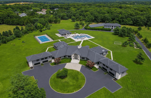 23 Acre New Jersey Estate With Underground Nightclub (PHOTOS)