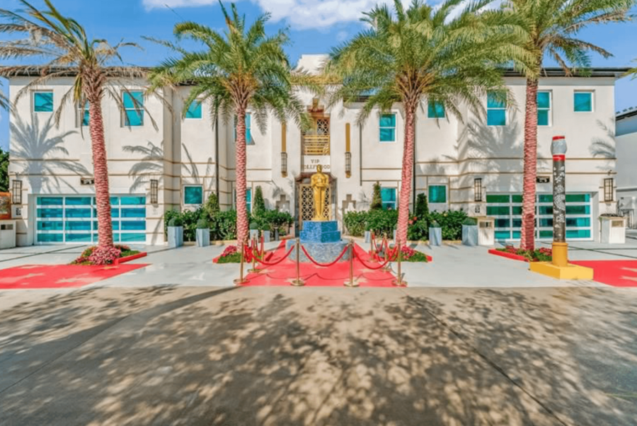 Florida Home Boasts 20 Bedrooms & 23 Bathrooms (PHOTOS)