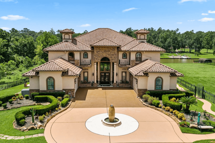 Mediterranean Style Waterfront Home In Montgomery, Texas
