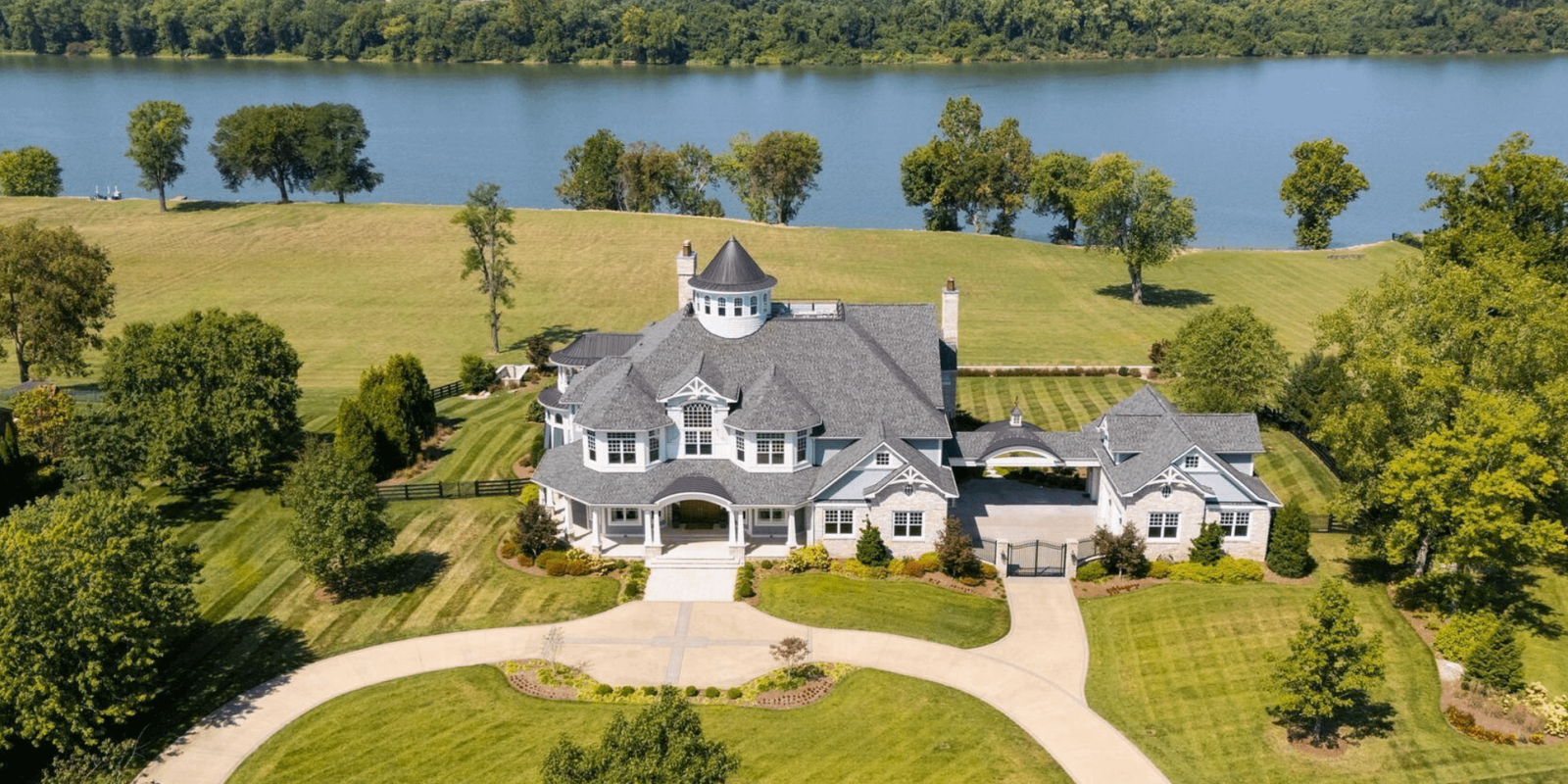 Stunning Riverfront Home In Prospect, Kentucky (PHOTOS)