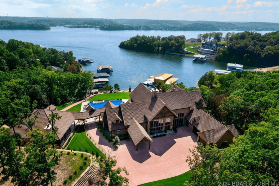  Million Lakefront Estate On 13 Acres In Missouri (PHOTOS)