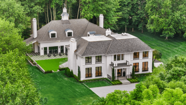 Colonial Home In Connecticut With An Indoor Pool (PHOTOS)