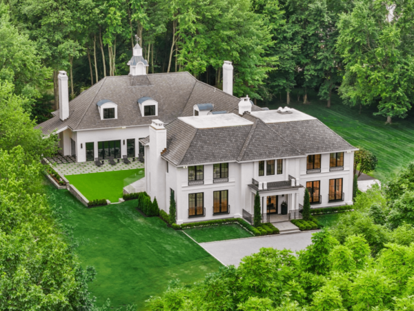 Colonial Home In Connecticut With An Indoor Pool (PHOTOS)