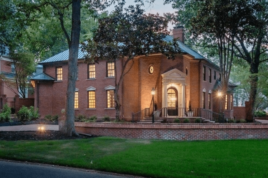Brick Home In Memphis Features An Indoor Pool (PHOTOS)