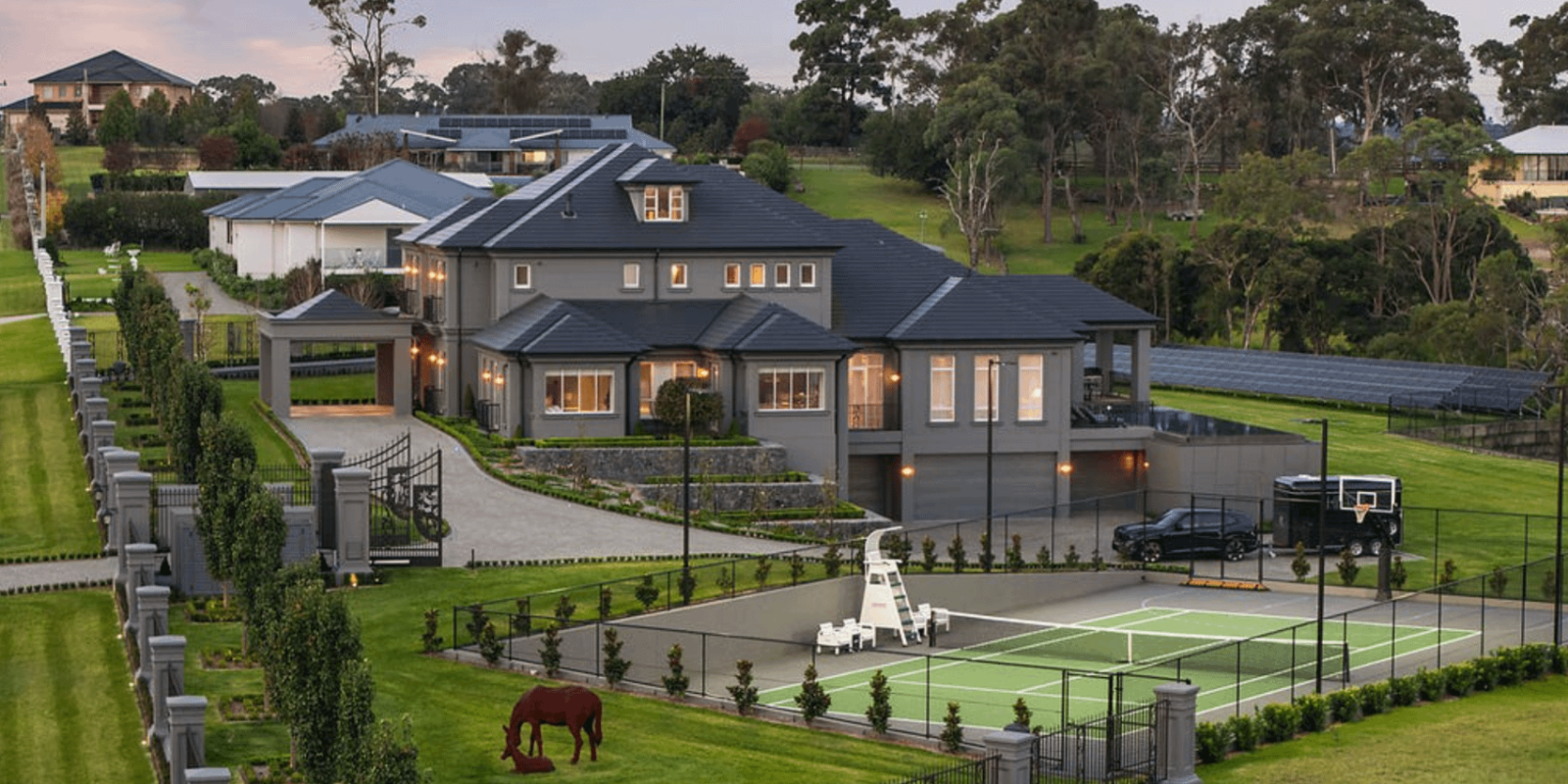 Australia Home With Infinity Pool And 25-Car Garage (PHOTOS)