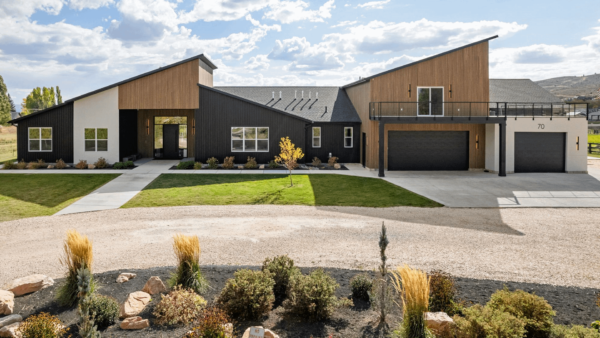 Utah Home With Indoor Basketball Court & Pool (PHOTOS)