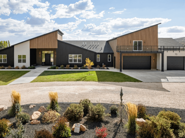Utah Home With Indoor Basketball Court & Pool (PHOTOS)
