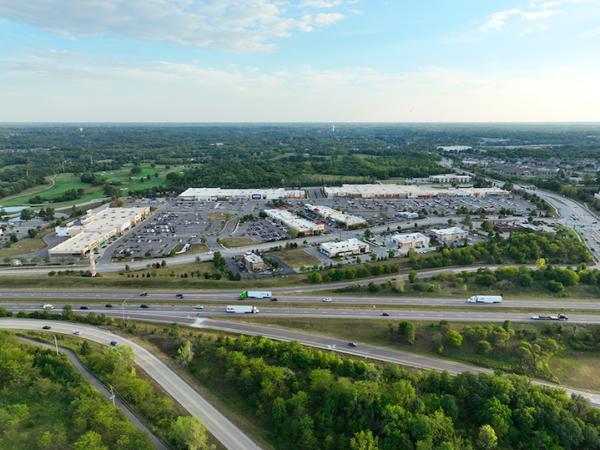 Fidelis Realty Pays M for Kansas City Shopping Center
