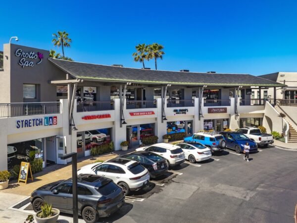 Capstone Advisors Buys San Diego Retail Center