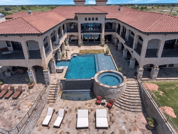 .5 Million Lakefront Estate In Strawn, Texas (PHOTOS)