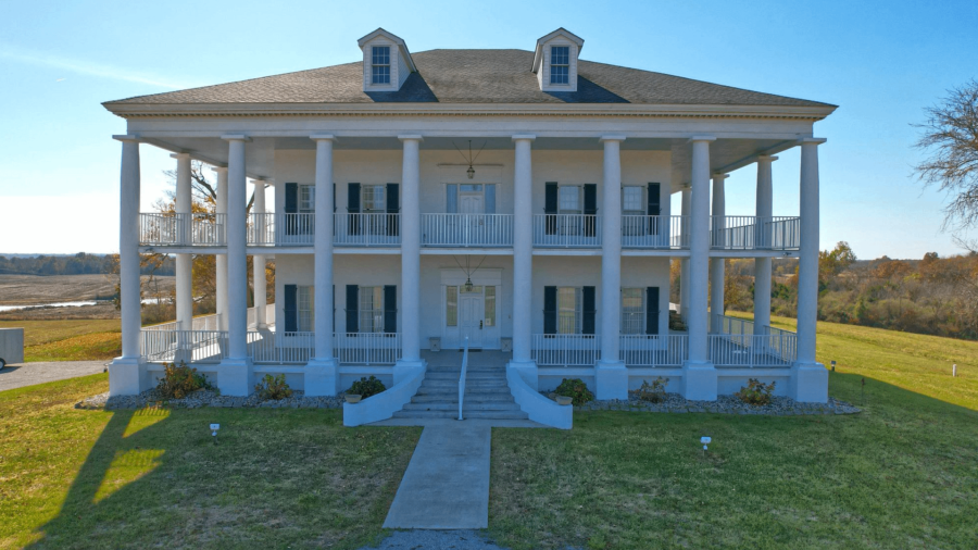 Greek Revival Style Home On 230 Acres (PHOTOS)