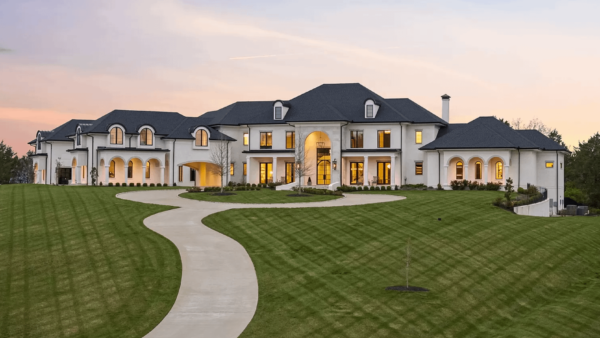 Grand Home On 11 Acres In Franklin, Tennessee (PHOTOS)