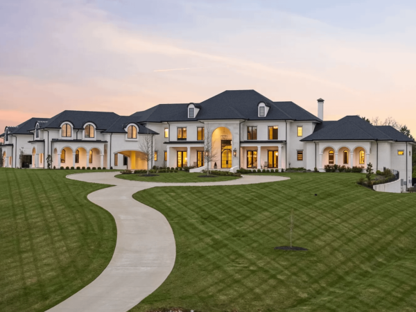 Grand Home On 11 Acres In Franklin, Tennessee (PHOTOS)