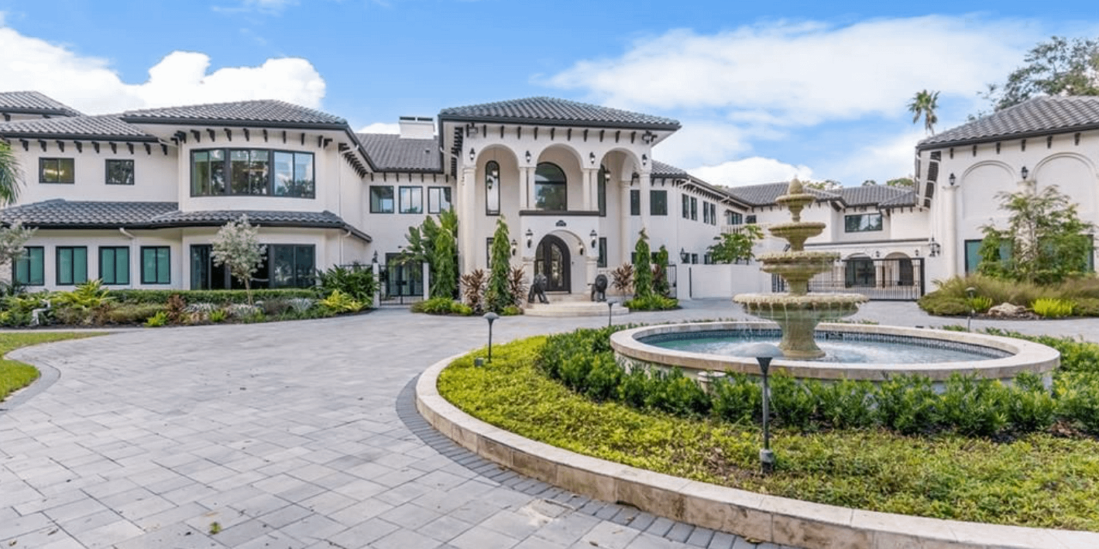 Florida Home With 15 Bathrooms & Bowling Alley (PHOTOS)