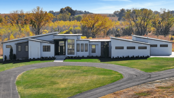 Nebraska Home On 20 Acres With Indoor B-Balll Court (PHOTOS)