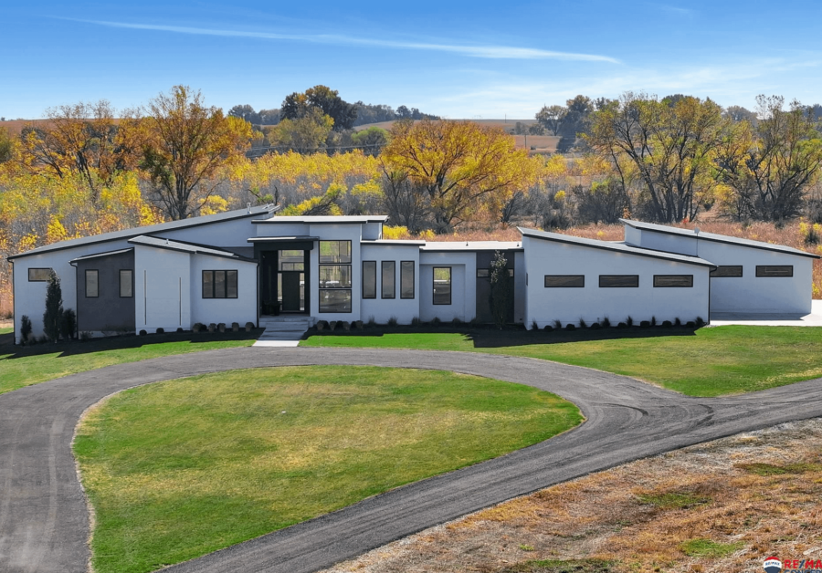 Nebraska Home On 20 Acres With Indoor B-Balll Court (PHOTOS)