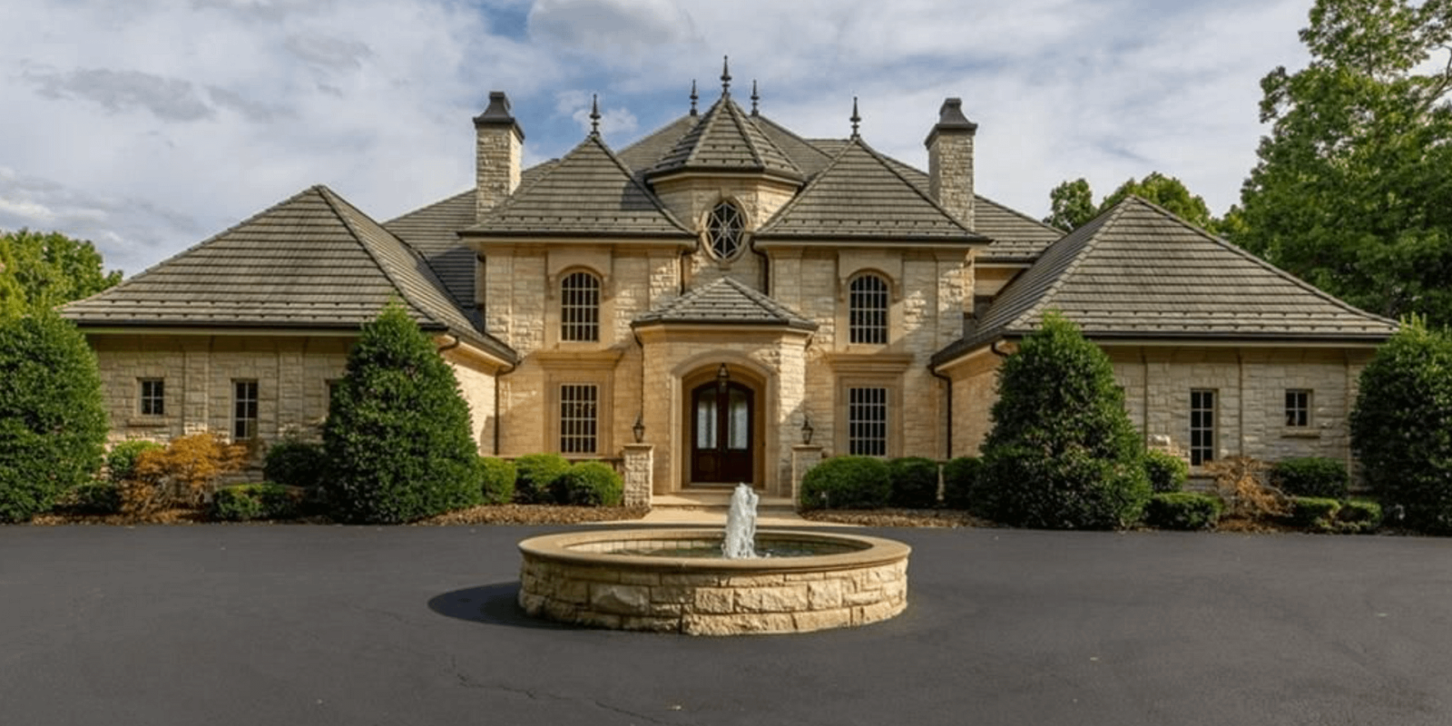 Stone Home On 335 Acres In North Carolina (PHOTOS)