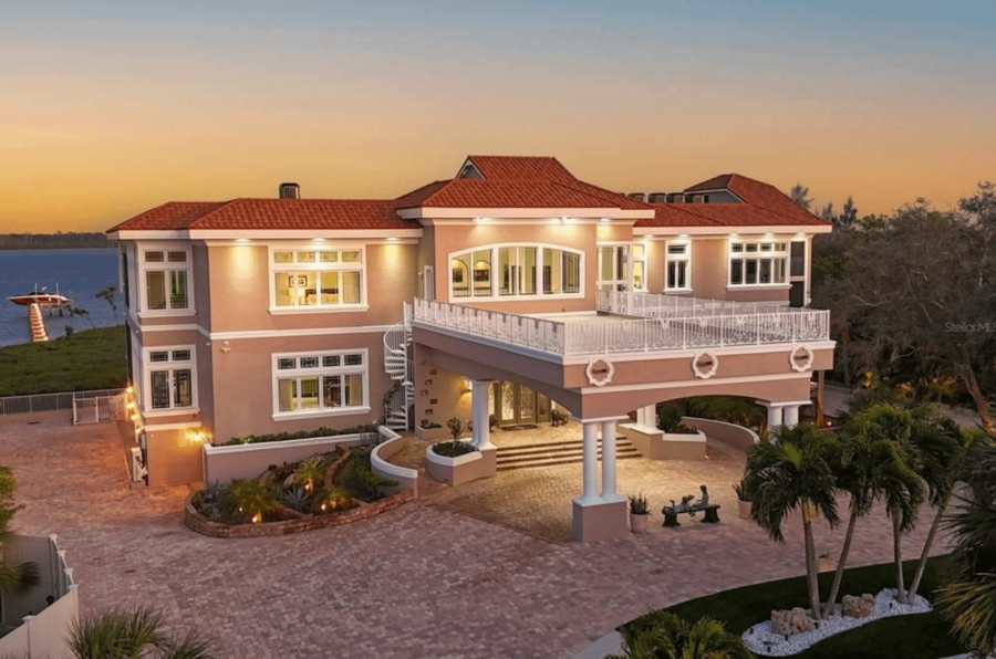 Waterfront Home With 11 Bathrooms & 20-Car Garage (PHOTOS)