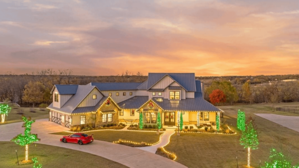 Modern Farmhouse Style Home in Oklahoma (PHOTOS)