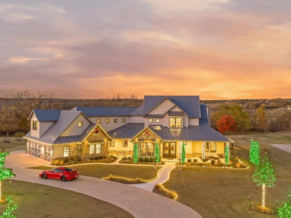 Modern Farmhouse Style Home in Oklahoma (PHOTOS)