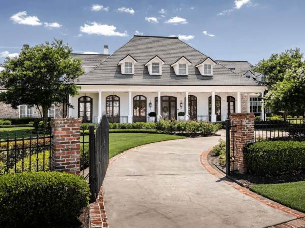 22k Square Foot Estate With Indoor Basketball Court (PHOTOS)