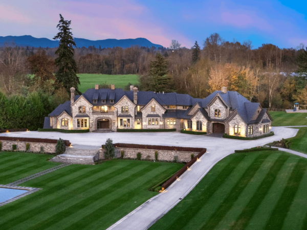 Stunning 28 Acre Estate In British Columbia, Canada (PHOTOS)