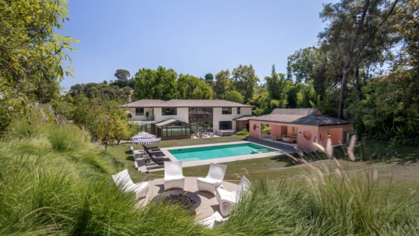 A Sanctuary of Style in Encino