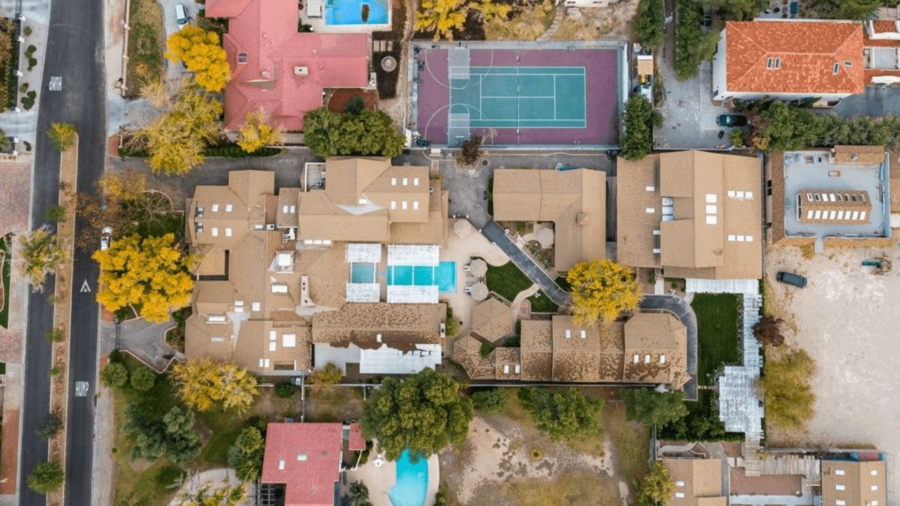 Las Vegas Compound With Underground Nightclub (PHOTOS)