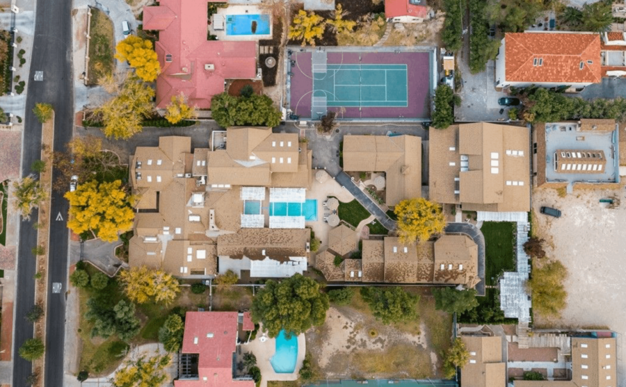 Las Vegas Compound With Underground Nightclub (PHOTOS)