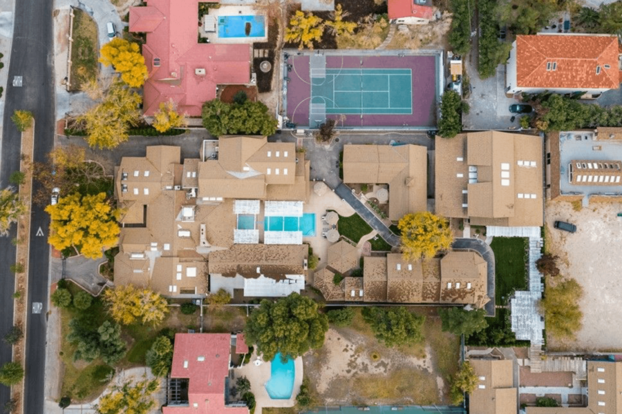 Las Vegas Compound With Underground Nightclub (PHOTOS)