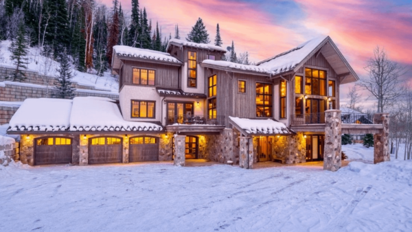 Stone & Wood Ski Home In Colorado (PHOTOS)