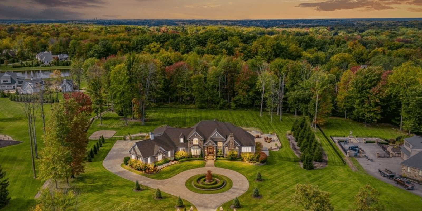 10,000 Square Foot Ohio Home On 3 Acres (PHOTOS)