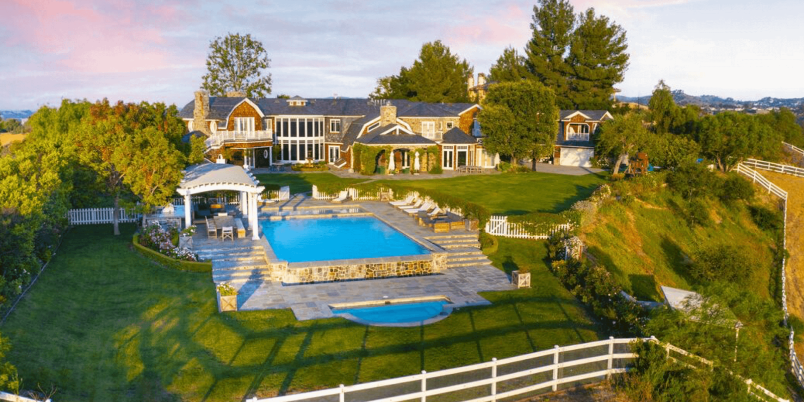 Jessica Simpson Lists California Home For  Million (PHOTOS)