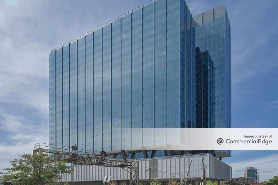 Chicago Office Market Faces a Bumpy Start in 2025