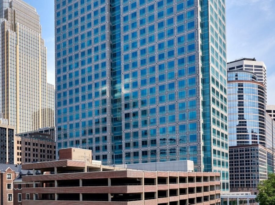 Onward Investors Acquires 960 KSF Minneapolis Building