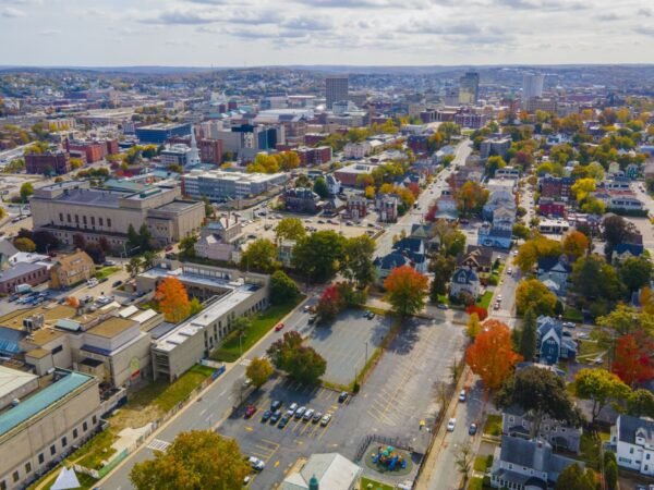 Rockpoint Buys Distribution Center in Boston Suburb