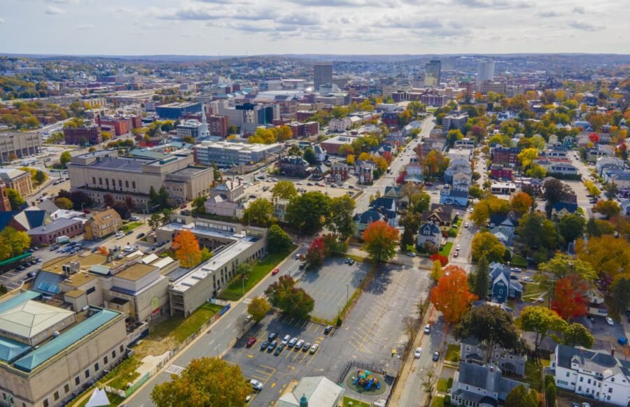 Rockpoint Buys Distribution Center in Boston Suburb