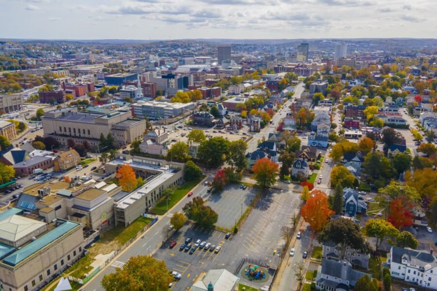 Rockpoint Buys Distribution Center in Boston Suburb