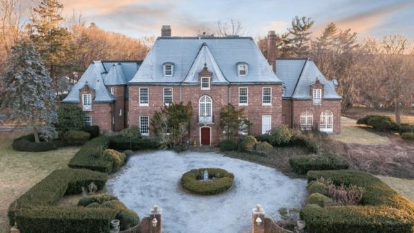 Historic Long Island Home (PHOTOS + FLOOR PLANS)