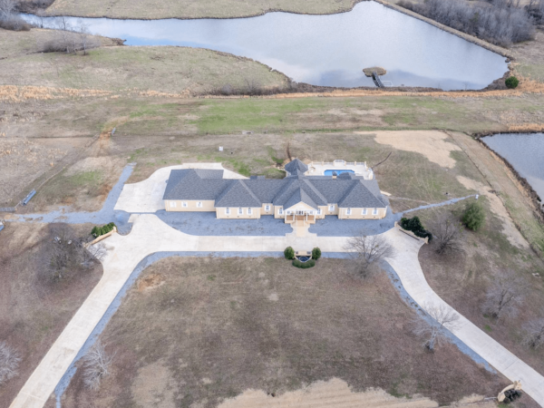 168 Acre Alabama Estate With Hangar & Runway (PHOTOS)