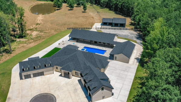34 Acre Georgia Estate With Guest House And Barn (PHOTOS)