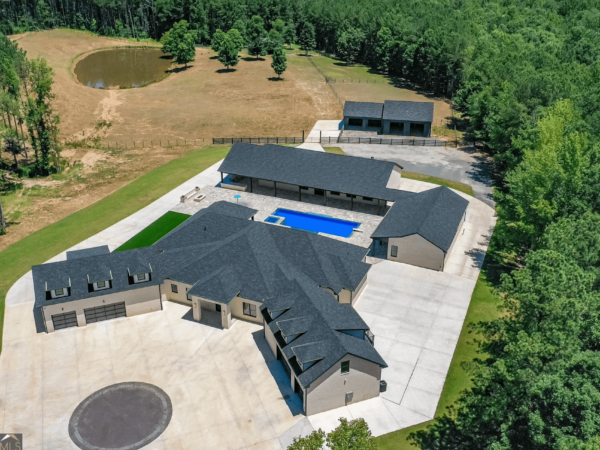 34 Acre Georgia Estate With Guest House And Barn (PHOTOS)