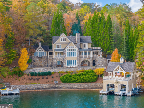 Lakefront Home In Georgia With Boathouse (PHOTOS)